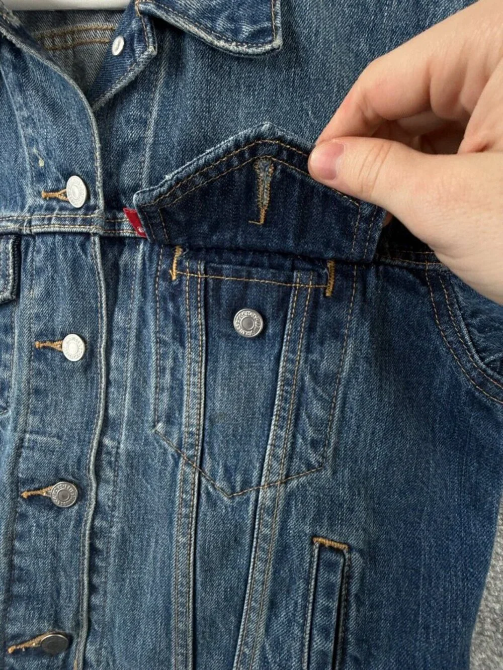 Levi’s Denim Trucker Jacket Blue Button Up Small Adult Biker Red Tab Cotton
